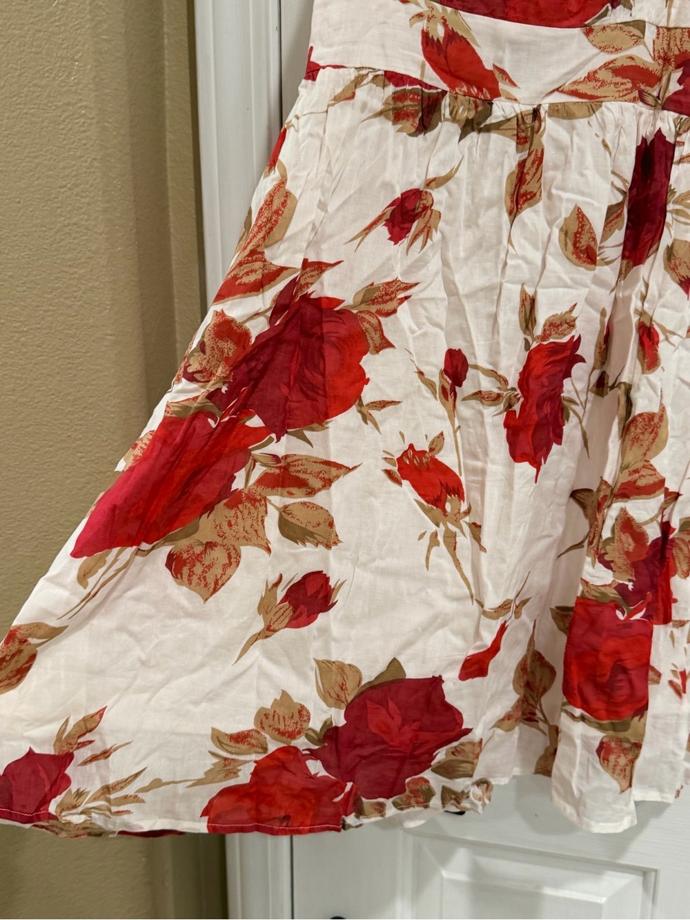 Speechless Y2K White Mini Dress with Red Rose Print - Picture 3 of 6